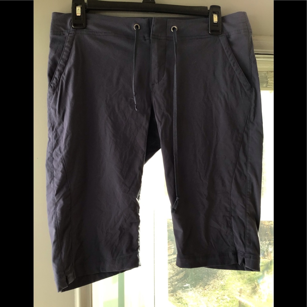 Columbia ladies  Omi-Shield advanced repellency shorts size 6 13L
